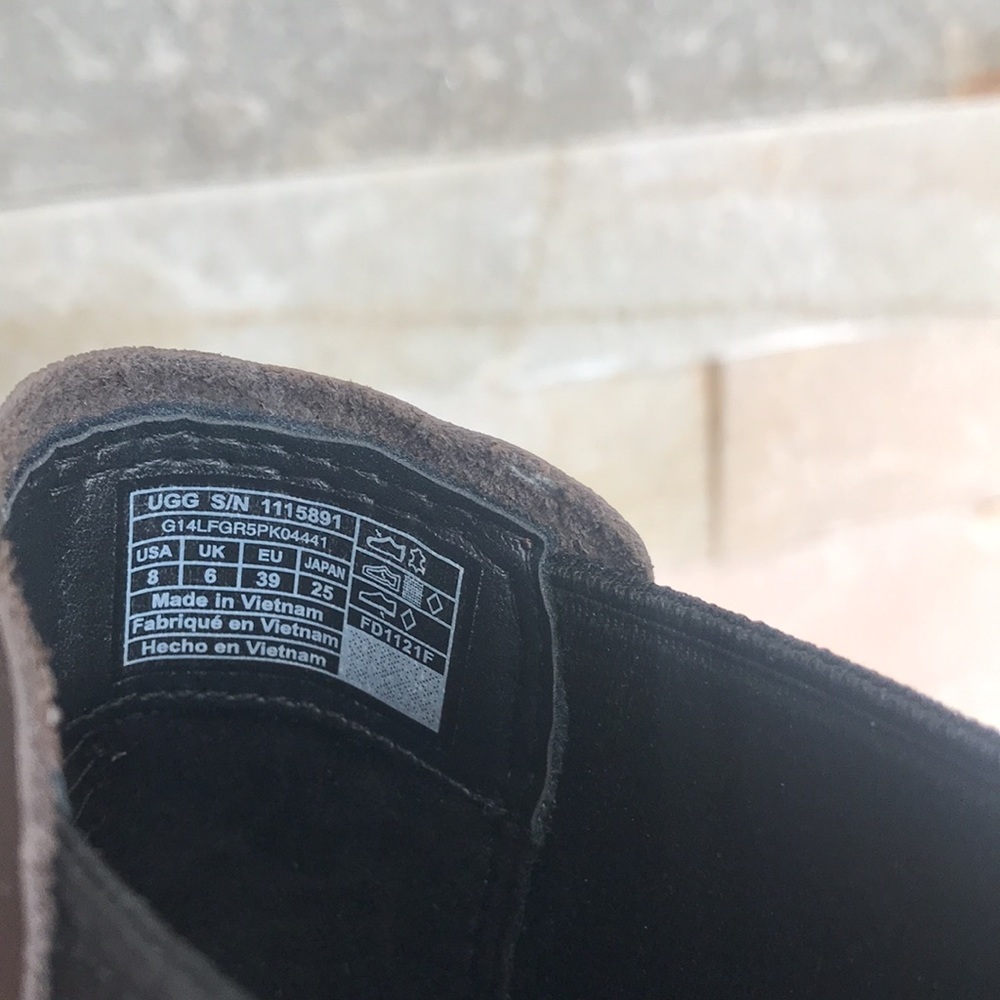 UGG Markstrum Leather Ankle Boots - Picture 11 of 13